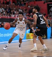 Basketball BBL Pokal 23/24: Tigers Tuebingen - Basketball Loewen Braunschweig