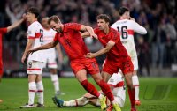 Fussball 1. Bundesliga 24/25: FC Bayern Muenchen - VfB Stuttgart , JUBEL, JUBELT, JUBELN, OPTIMISTISCH, FREUDE, FREUEN, POSITIV, POSITIVE EMOTION, POSITIVE EMOTIONEN,