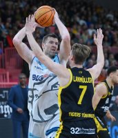 Basketball 2. Bundesliga 22/23: Tigers Tuebingen - Eisbaeren Bremerhaven