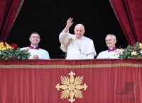 Rom; Papst Franziskus I. spricht den Urbi Et Orbi Segen