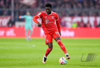 Fussball 1. Bundesliga 22/23: FC Bayern Muenchen - 1. FC Koeln, EINZELBILD, EINZELN, AKTION, EINZELSPIELER, FREISTELLER, GANZE FIGUR, GANZFIGUR, GANZE_FIGURAKTION