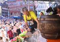 Oberbuergermeister Boris Palmer (Die Gruenen) beim Fassanstich