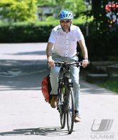 Tuebingen; Oberbuergermeister Boris Palmer auf dem Fahrrad