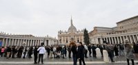 Der verstorbene Papst Benedikt XVI. im Petersdom aufgebahrt