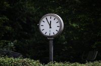 Schmuckbild;  Uhr auf dem Gelaende des TC Tuebingen