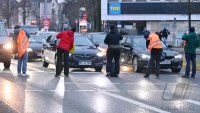 Zivilpolizisten unterbinden Protest der Letzten Generation in Reutlingen