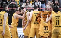 Basketball 1. Bundesliga 23/24: Tigers Tuebingen - SYNTAINICS MBC