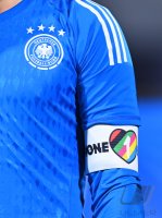 FUSSBALL WM 2022: Torwart Neuer (Deutschland) nicht mit One Love-Binde