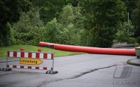 Hochwasser, Strassensperrung in Hirrlingen (Kreis Tuebingen)