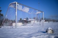 Fussball Bezirksliga 23/24: Schneebedeckter Platz beim SV Hirrlingen am Tuchhaeusle