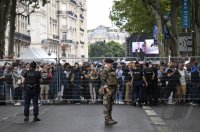Olympische Spiele Paris 2024: Tausende von Polizisten und Soldaten sichern Eroeffnungsfeier