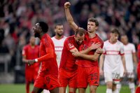 Fussball 1. Bundesliga 24/25: FC Bayern Muenchen - VfB Stuttgart , JUBEL, JUBELT, JUBELN, OPTIMISTISCH, FREUDE, FREUEN, POSITIV, POSITIVE EMOTION, POSITIVE EMOTIONEN,