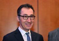 Bundeslandwirtschaftsminister Cem Oezdemir in Boeblingen