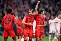 Fussball 1. Bundesliga 24/25: FC Bayern Muenchen - VfB Stuttgart , JUBEL, JUBELT, JUBELN, OPTIMISTISCH, FREUDE, FREUEN, POSITIV, POSITIVE EMOTION, POSITIVE EMOTIONEN,