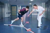 Oberaerztin Dr. Vanessa Froehlich (BG Klinik Tuebingen) und Stefan Hofer (Dipolm Sportwisssnschaftler, Ambulante Therapiezentrum BG Klinik Tuebingen)