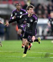 Fussball 1. Bundesliga 23/24: SC Freiburg - FC Bayern Muenchen