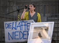 Kundgebung des Arbeitskreis Palaestina gegen Gewalt auf dem Holzmarkt in Tuebingen