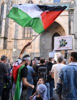 Kundgebung des Arbeitskreis Palaestina gegen Gewalt auf dem Holzmarkt in Tuebingen