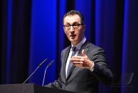 Bundeslandwirtschaftsminister Cem Oezdemir in Boeblingen