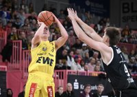 Basketball BBL Pokal 24/25: Tigers Tuebingen - EWE Baskets Oldenburg