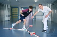 Oberaerztin Dr. Vanessa Froehlich (BG Klinik Tuebingen) und Stefan Hofer (Dipolm Sportwisssnschaftler, Ambulante Therapiezentrum BG Klinik Tuebingen)