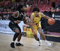 Basketball BBL Pokal 24/25: Tigers Tuebingen - EWE Baskets Oldenburg