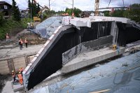 Einschieben Bahnbruecke Baustelle in Ergenzingen auf der Gaeubahn Strecke