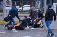 Zivilpolizisten unterbinden Protest der Letzten Generation in Reutlingen