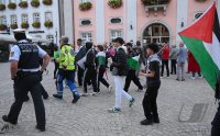 Solidaritaet mit Israel - Kundgebung auf dem Marktplatz in Rottenburg (Kreis Tuebingen)