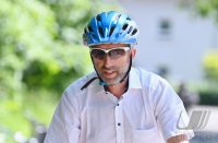 Tuebingen; Oberbuergermeister Boris Palmer auf dem Fahrrad