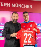 Fussball 1. Bundesliga  Saison 22/23: Vorstellung Joao Cancelo (FC Bayern Muenchen)