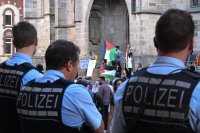 Kundgebung des Arbeitskreis Palaestina gegen Gewalt auf dem Holzmarkt in Tuebingen