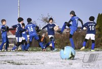 Fussball: Schmuckbild, Jugendfussball bei Schnee