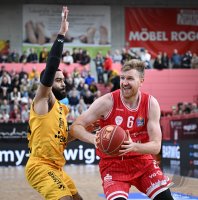 Basketball 1. Bundesliga 23/24: Tigers Tuebingen - Wuerzburg Baskets