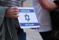 Solidaritaet mit Israel - Kundgebung auf dem Marktplatz in Rottenburg (Kreis Tuebingen)