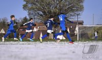 Fussball: Schmuckbild, Jugendfussball bei Schnee