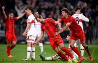 Fussball 1. Bundesliga 24/25: FC Bayern Muenchen - VfB Stuttgart , JUBEL, JUBELT, JUBELN, OPTIMISTISCH, FREUDE, FREUEN, POSITIV, POSITIVE EMOTION, POSITIVE EMOTIONEN,